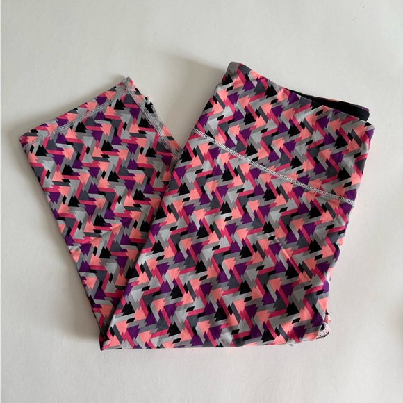 Victoria's Secret Sport Knockout Cropped Leggings - Picture 7 of 7